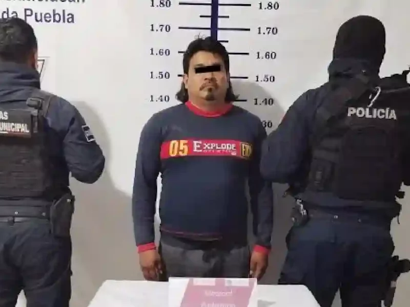 Seguridad pública de San Martín Texmelucan detiene a masculino por asalto a mano armada en compra de automóvil