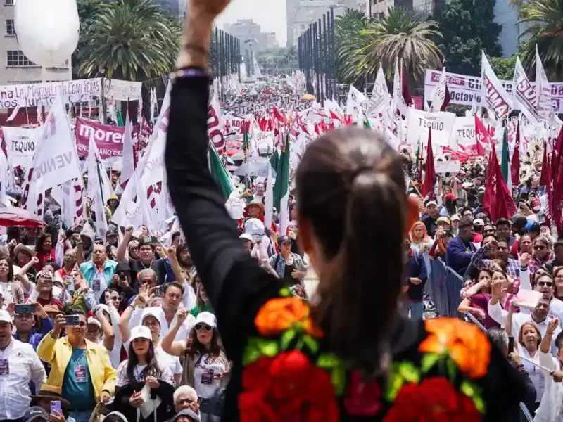 Entre riñas y gritos de ¡presidenta! Sheinbaum realiza su cierre de campaña