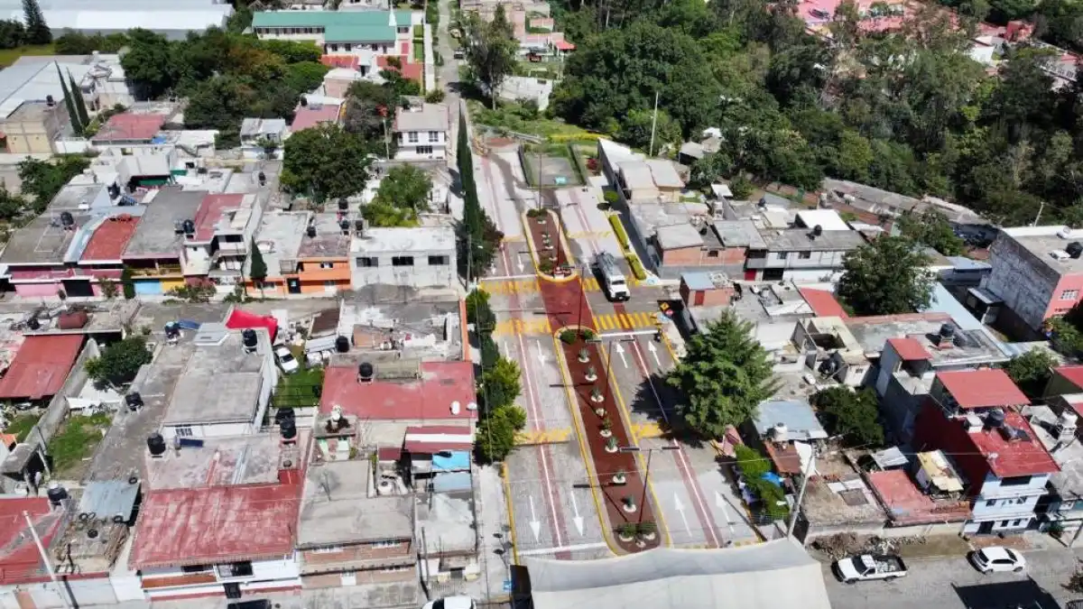 Ariadna Ayala entrega otra obra con sentido social en la junta auxiliar de Metepec.