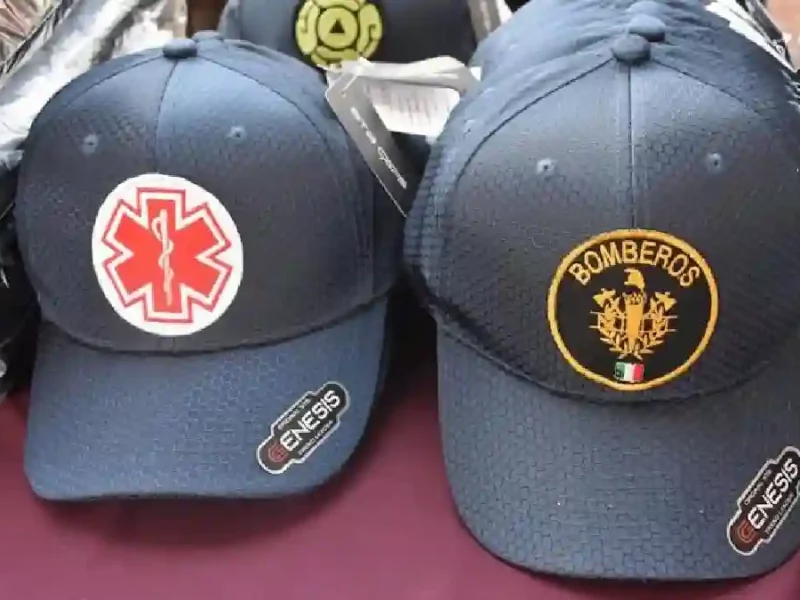 En el día bombero; Norma Layón entrega incentivos económicos y uniformes