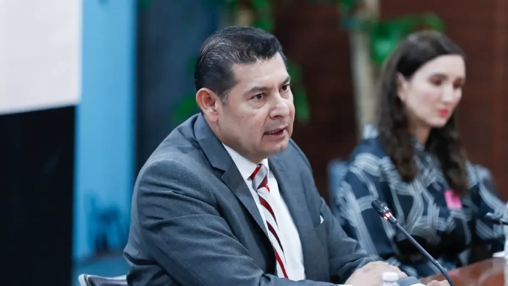 Favorecen a Alejandro Armenta preferencias electorales para la gubernatura de Puebla
