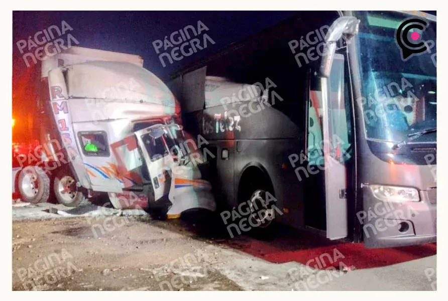 Choque del autobús de “Los Telez” y tráiler deja dos muertos