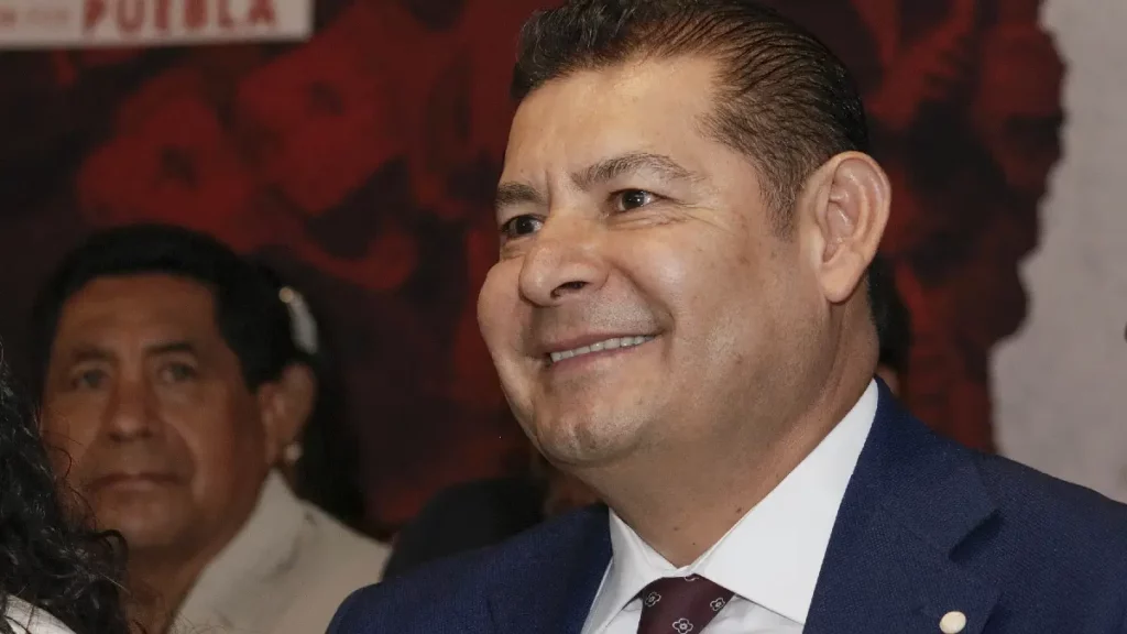 Acciones del Senado contribuyen a disminuir la pobreza, considera Alejandro Armenta