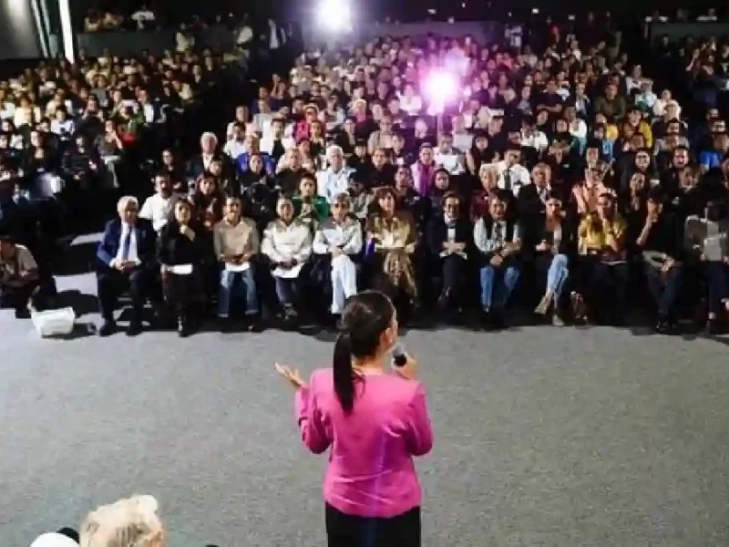 “La Cuarta Transformación está haciendo realidad el derecho a la educación”: Claudia Sheinbaum se reúne con más de 200 académicos, académicas, científicos y científicas de todo el país