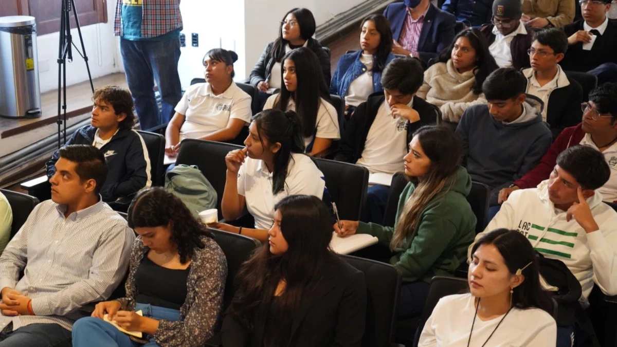 Imparten en el Congreso del Estado capacitación financiera para jóvenes.
