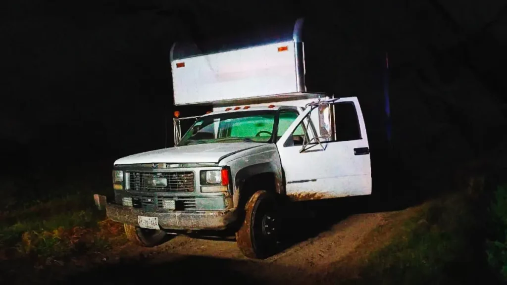 Desvalijan camioneta en corralón de Luna Motors Tecamachalco, cobran 35 mil pesos para recuperarla