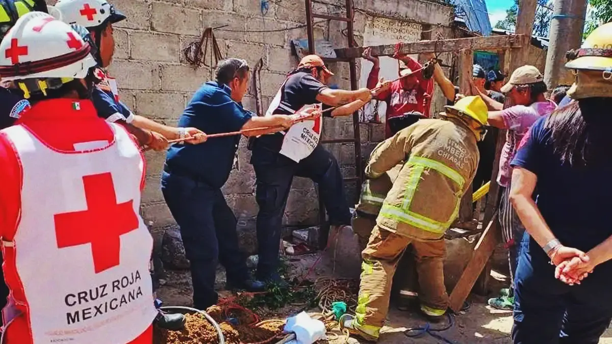 Trabajador murió al intoxicarse y caer a un pozo en Tepatlaxco