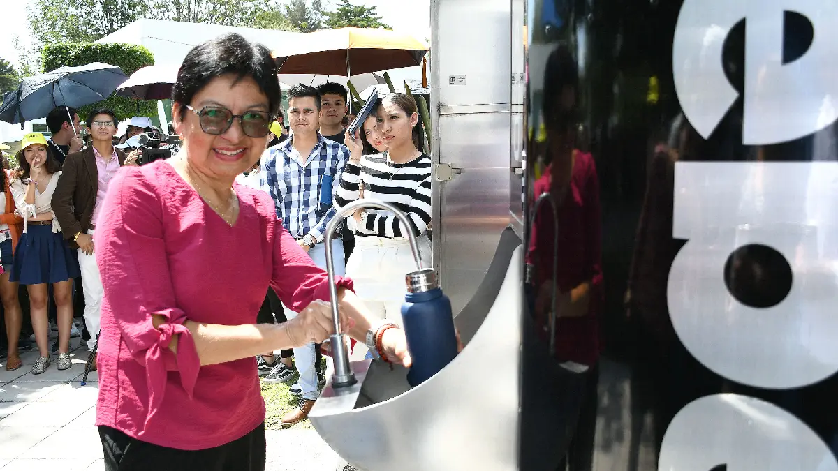 Rectora María Lilia Cedillo Ramírez pone en marcha la reapertura de bebederos en CU