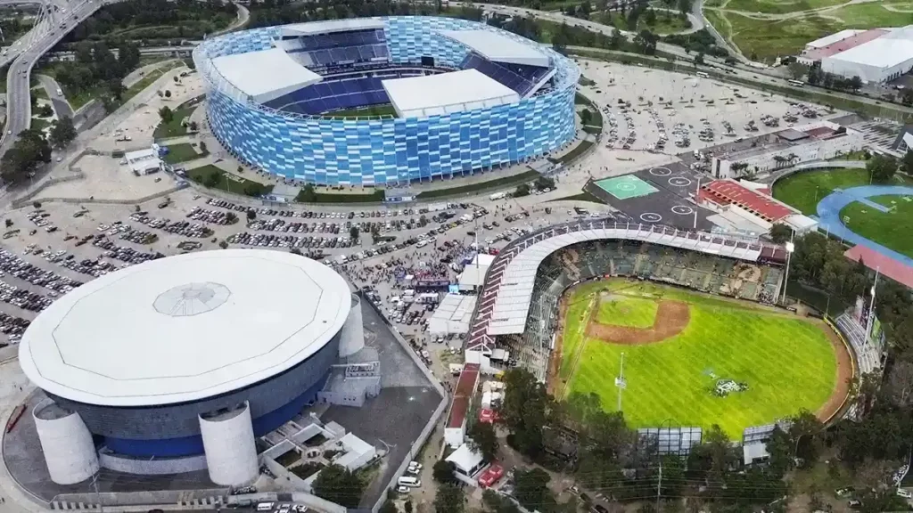 El gobierno de Puebla concesionará en los próximos días el servicio de estacionamiento de los estadios poblanos. 