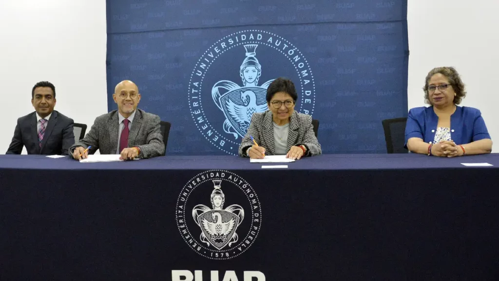Firma BUAP convenio con la FROC-Conlabor Puebla