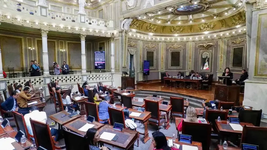 Tras 10 meses de retraso, Congreso de Puebla avala reformas a la Ley de Educación