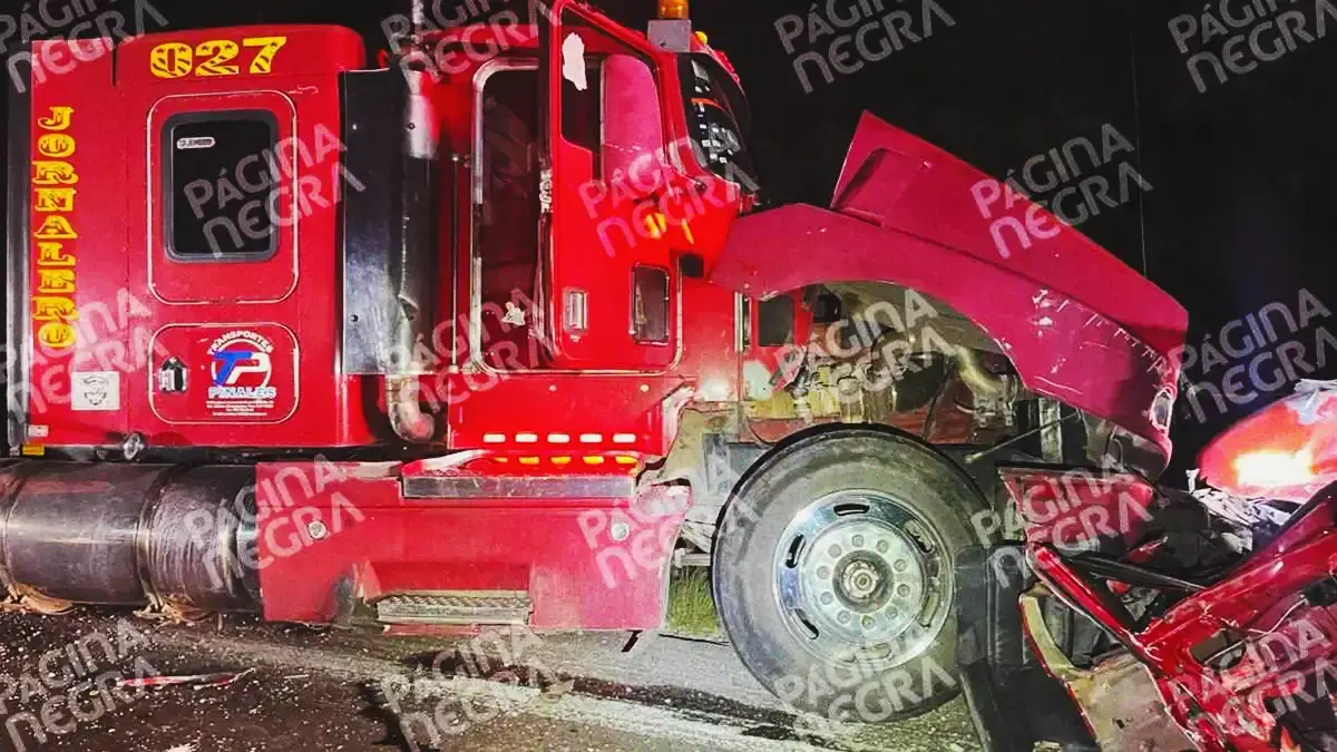 Choque frontal deja dos personas muerta y dos heridas en San Salvador El Seco
