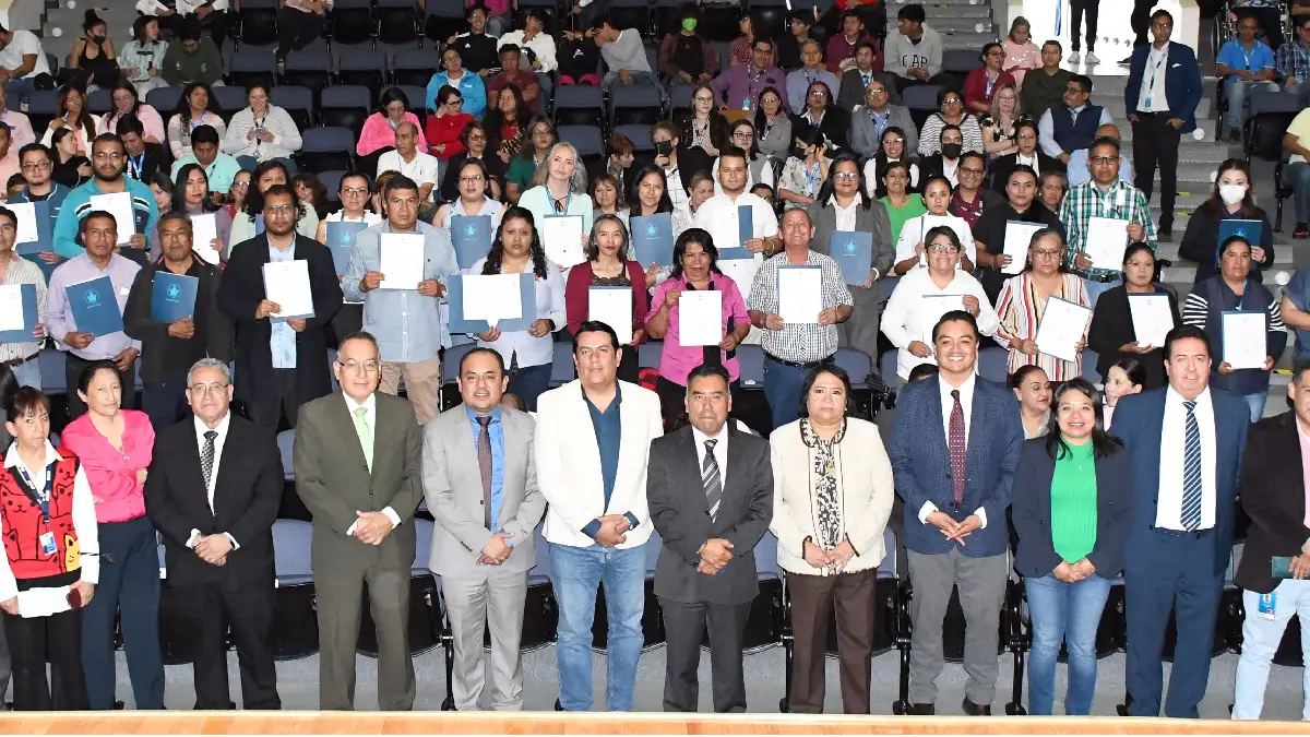 Entrega BUAP 36 definitividades a personal no académico