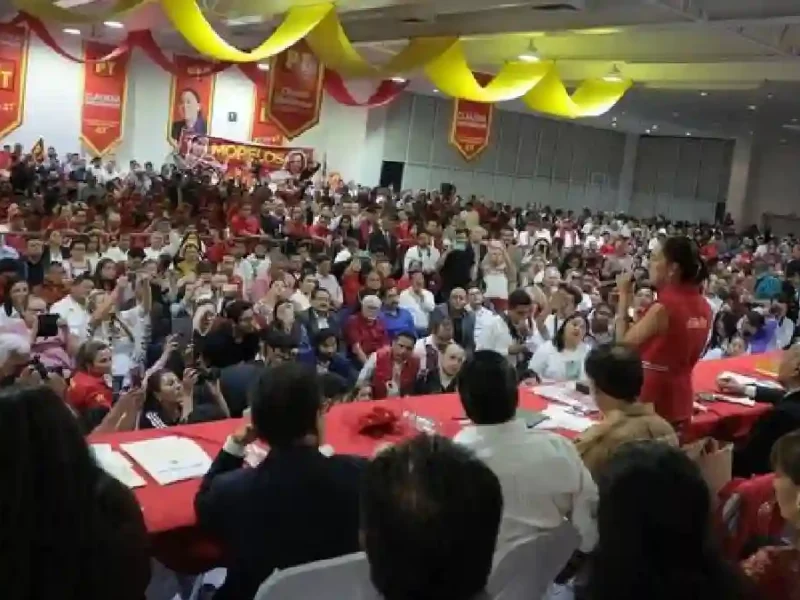 ‘’Estamos juntos porque vamos a la victoria en el 2024’’: Claudia Sheinbaum recibe constancia del PT como Coordinadora Nacional de los Comités de Defensa de la 4T