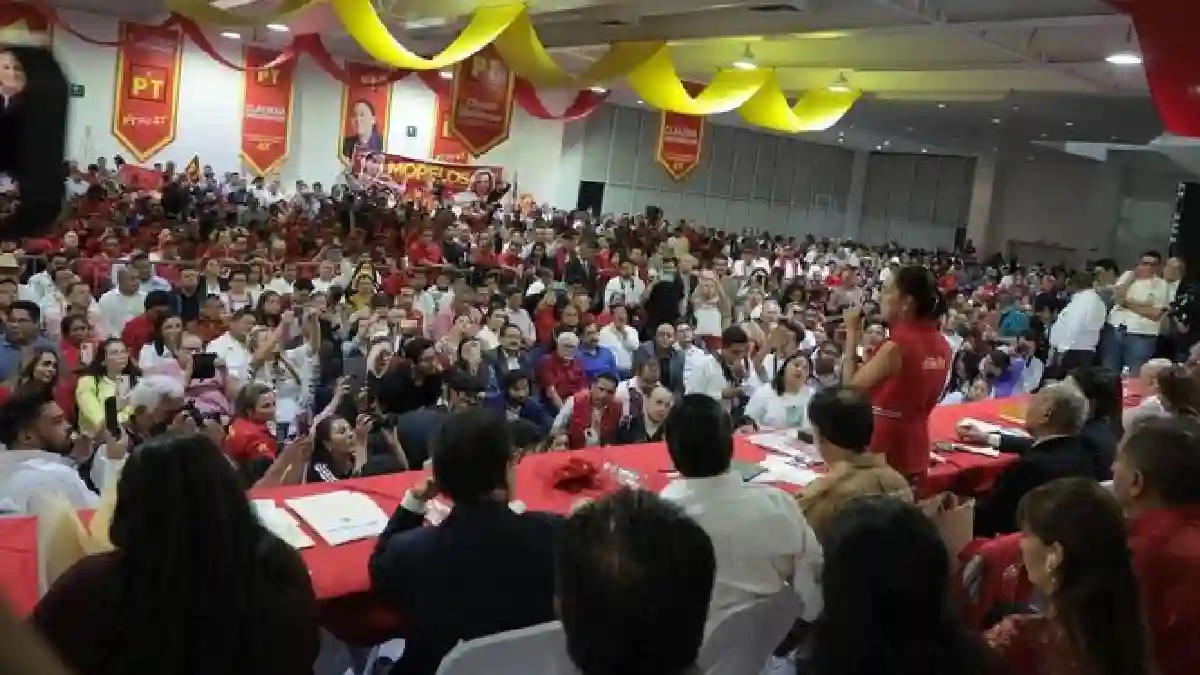 ‘’Estamos juntos porque vamos a la victoria en el 2024’’: Claudia Sheinbaum recibe constancia del PT como Coordinadora Nacional de los Comités de Defensa de la 4T