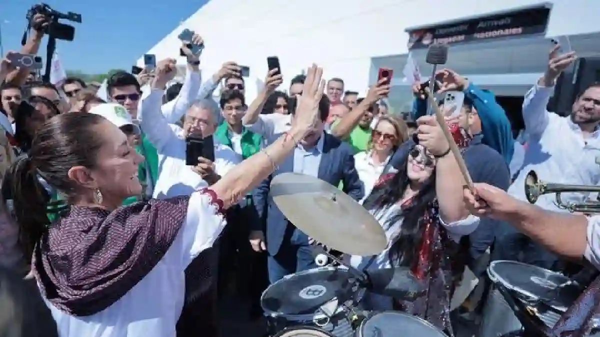 Entre abrazos y música Claudia Sheinbaum llega a tierras sonorenses