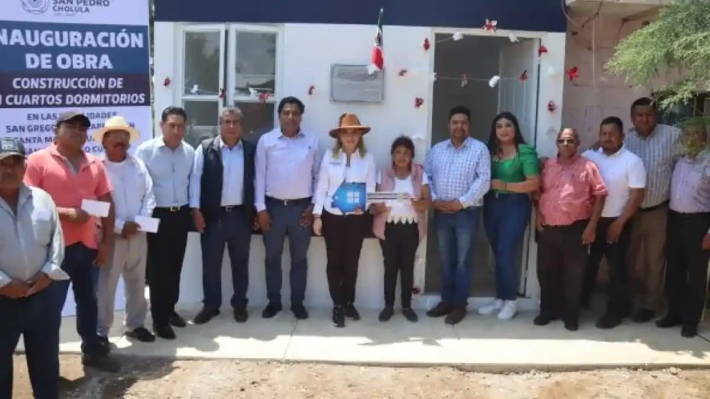 Reafirma Paola Angon compromiso con las familias vulnerables, con la entrega de cuartos adicionales