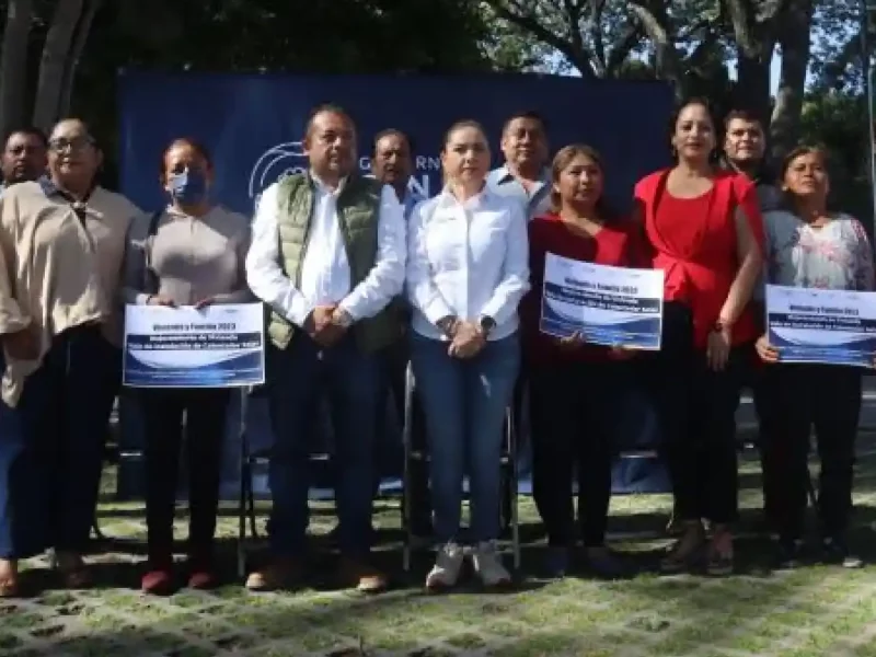 Paola Angon inicia entrega de 650 calentadores solares del programa vivienda y familia