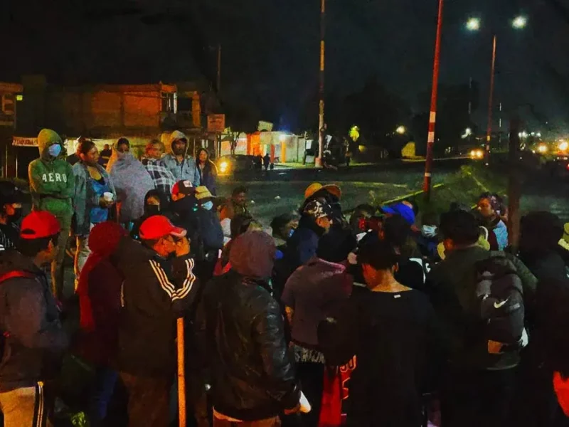 Vecinos de Juan C. Bonilla bloquean la México-Puebla, rechazan Complejo de Seguridad