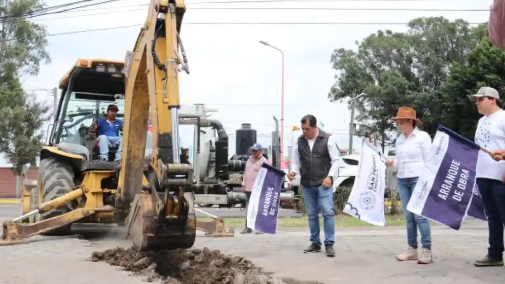 Paola Angon inicia dos obras, a través del SOSAPACH, para mejorar los servicios