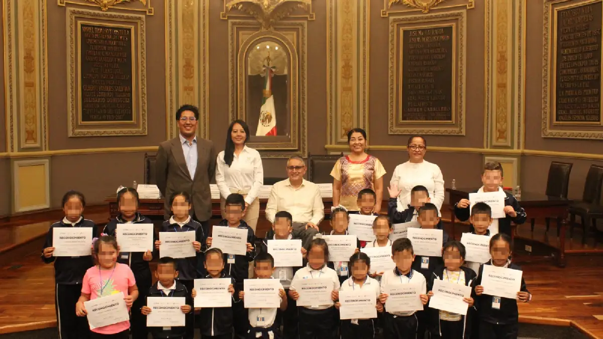 Voluntariado del Congreso recibió a estudiantes del albergue rural "Melecio A. Ríos Figueroa"