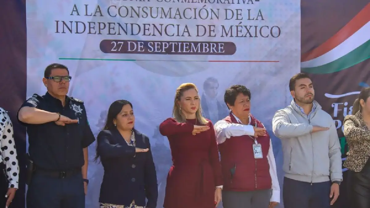 Paola Angon encabeza ceremonia por el 202 Aniversario de la Consumación de la Independencia