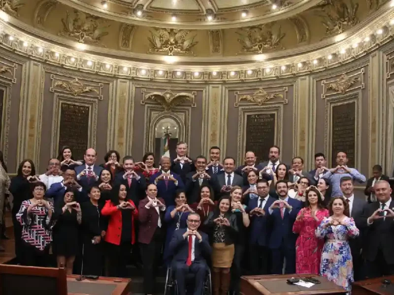Entrega Congreso del Estado reconocimiento al alcalde de Nueva York por apoyo a migrantes