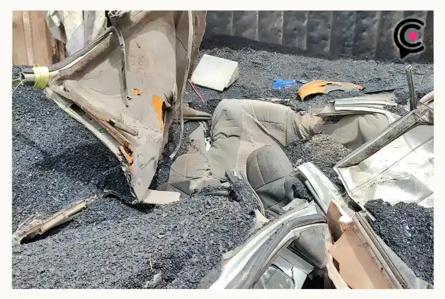 Camión de volteo aplasta un auto y deja un muerto en Tehuacán