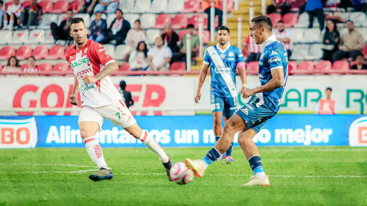Club Puebla derrota al Necaxa y lo hunde más en su centenario 