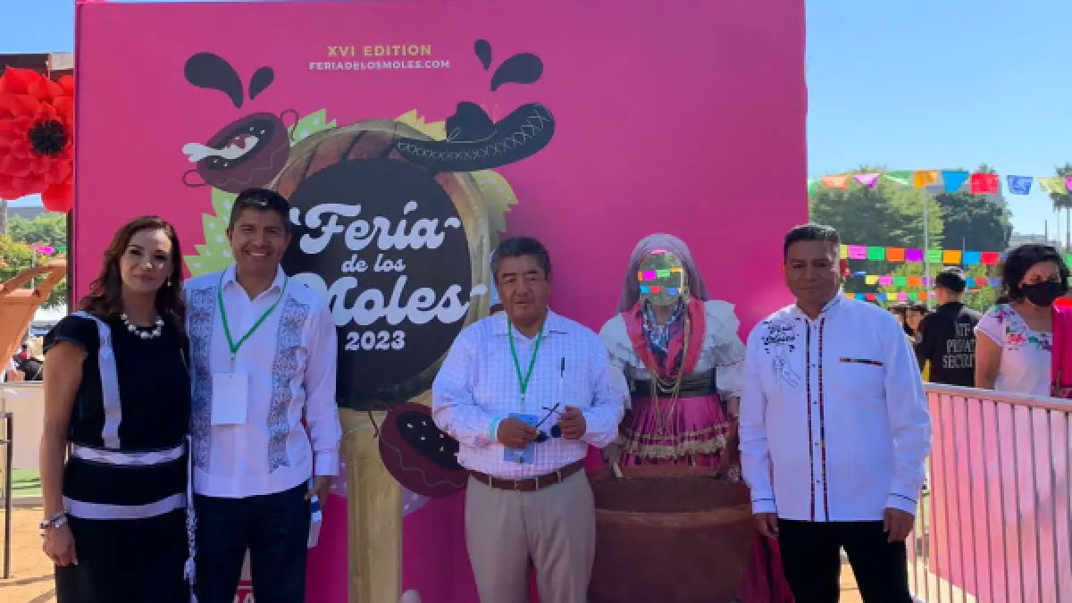 Puebla capital presente en la Feria de los Moles en Los Ángeles California