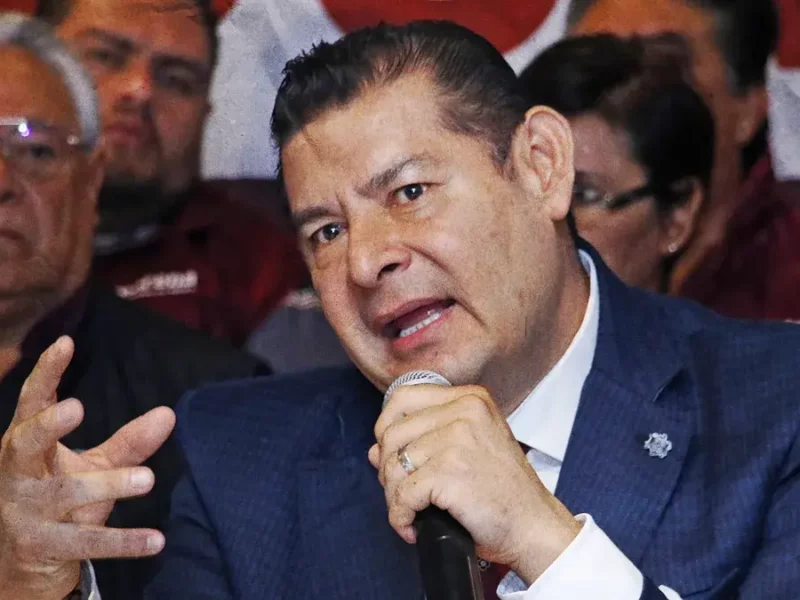 Armenta se deslinda de encuestas que lo favorecen para el 2024