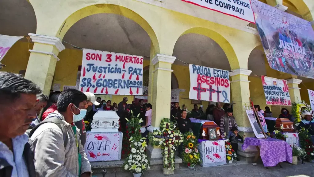 Tras dos años de conflicto postelectoral, pobladores de Coyomeapan devuelven armas y patrullas