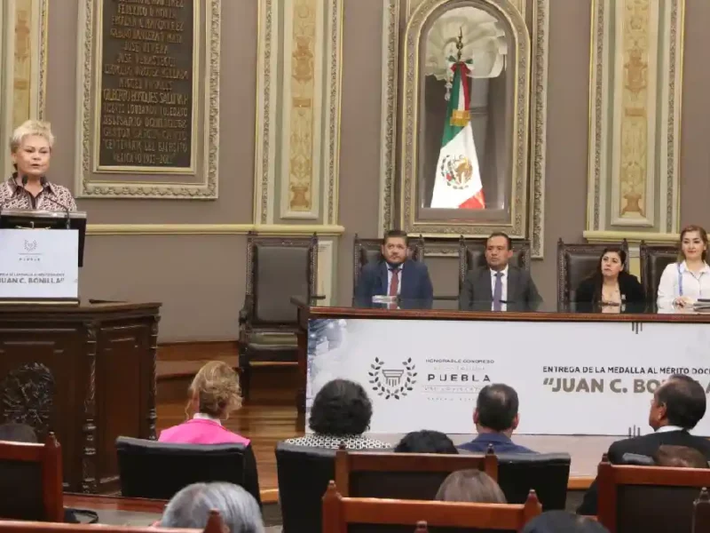 Entrega Congreso del Estado Medalla al Mérito Docente “Juan C. Bonilla”