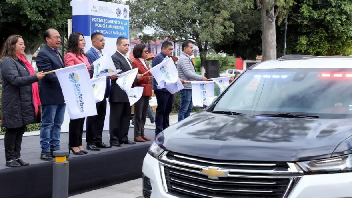 Fortalece Mundo Tlatehui a la Policía municipal de San Andrés Cholula con seis nuevas patrullas