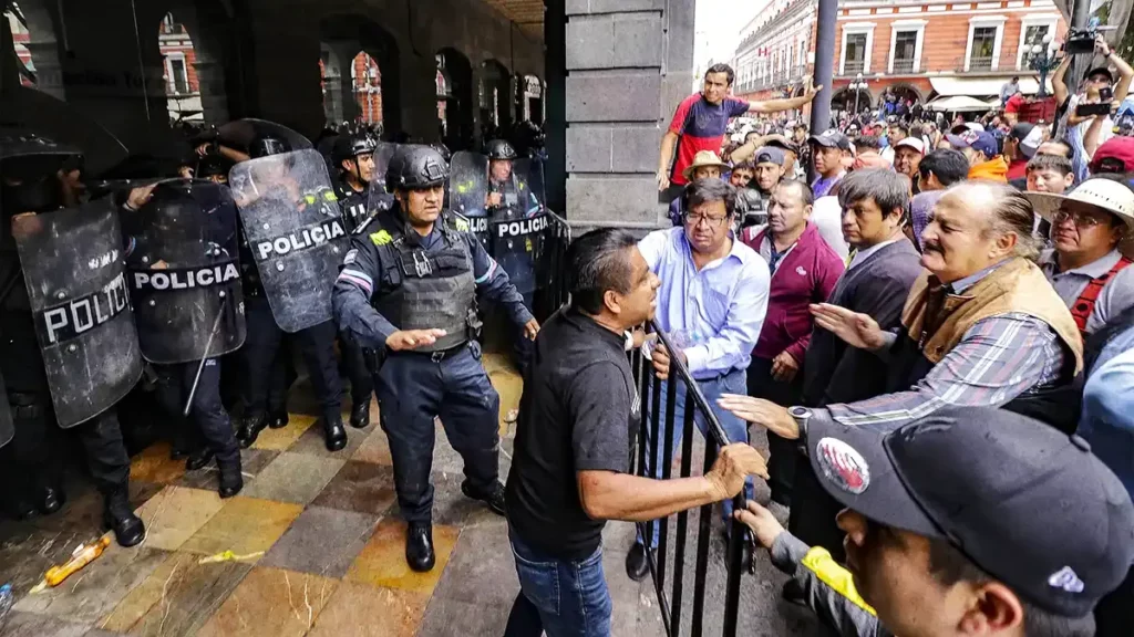 Ayuntamiento de Puebla establece acuerdo con locatarios de la Central de Abasto