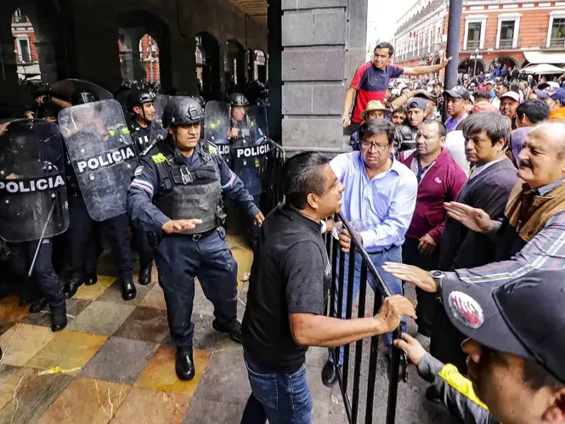 Ayuntamiento de Puebla establece acuerdo con locatarios de la Central de Abasto