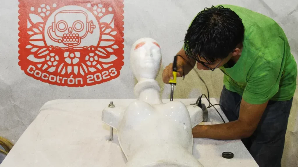 BUAP convoca al concurso Cocotrón con dispositivos animatrónicos