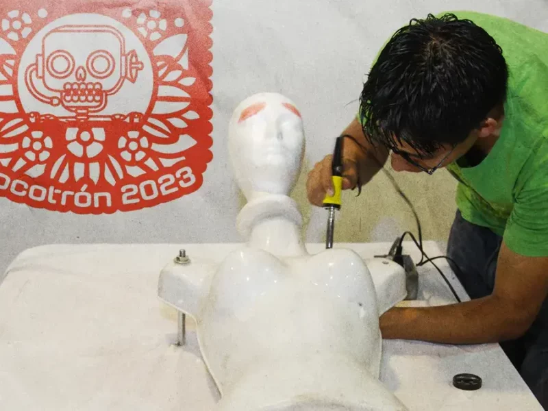 BUAP convoca al concurso Cocotrón con dispositivos animatrónicos