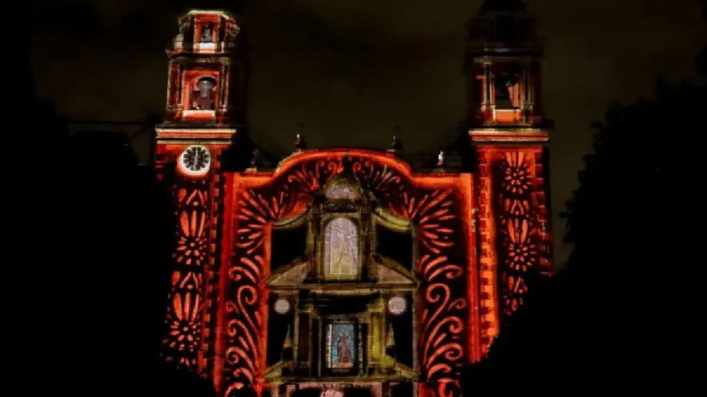 Presentan fiscales de La Parroquia de San Andrés y el Ayuntamiento Video Mapping de la historia del municipio