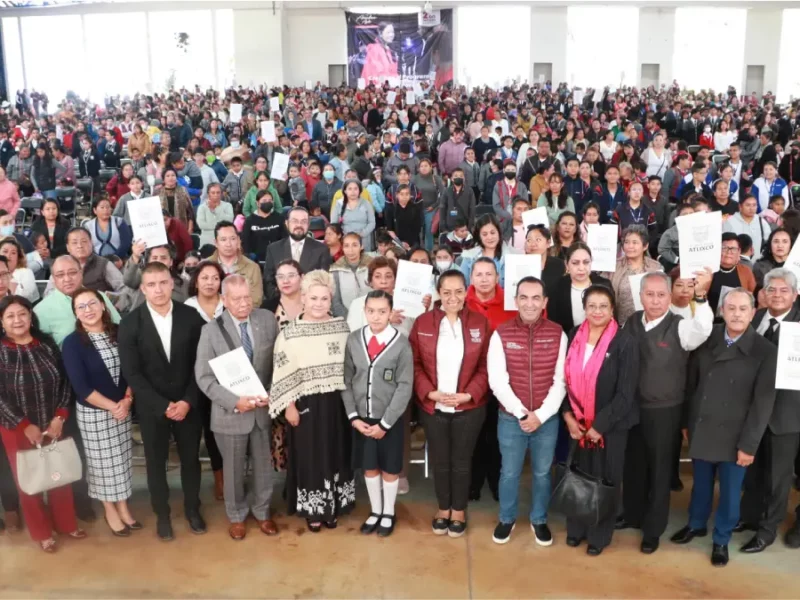 Con apoyo del Gobierno del Estado, Ariadna Ayala da certeza jurídica a 98 instituciones educativas de Atlixco