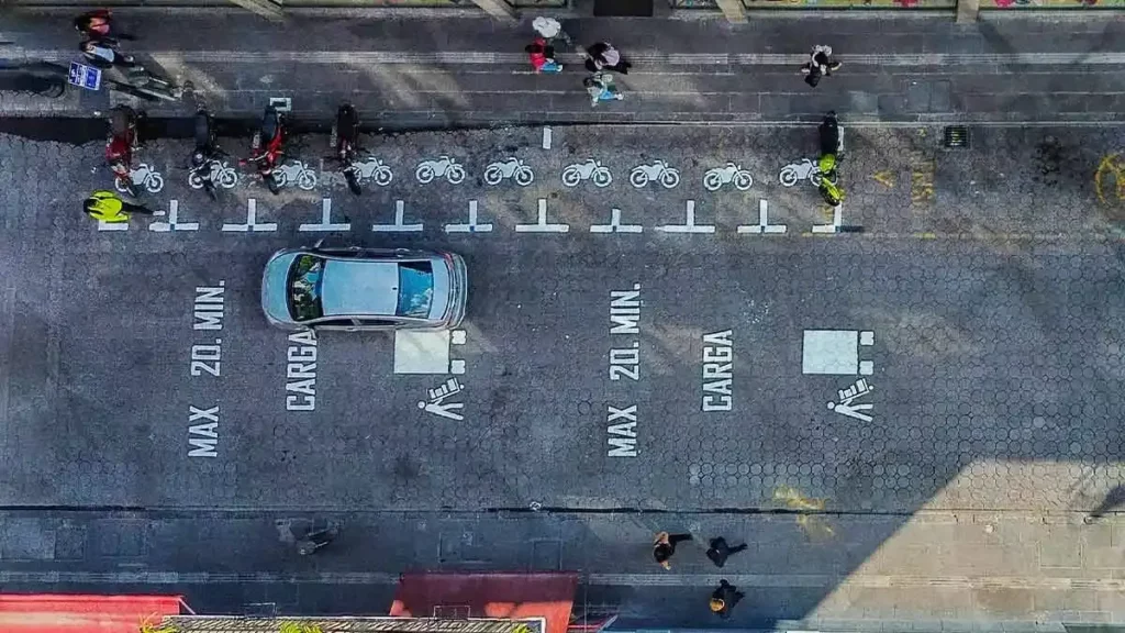 Persisten 11 amparos ciudadanos contra los parquímetros del Centro Histórico de Puebla