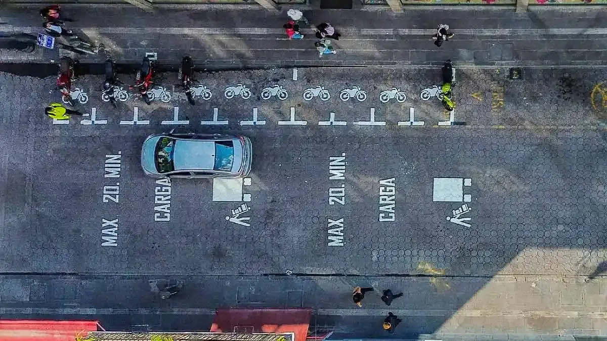 Persisten 11 amparos ciudadanos contra los parquímetros del Centro Histórico de Puebla