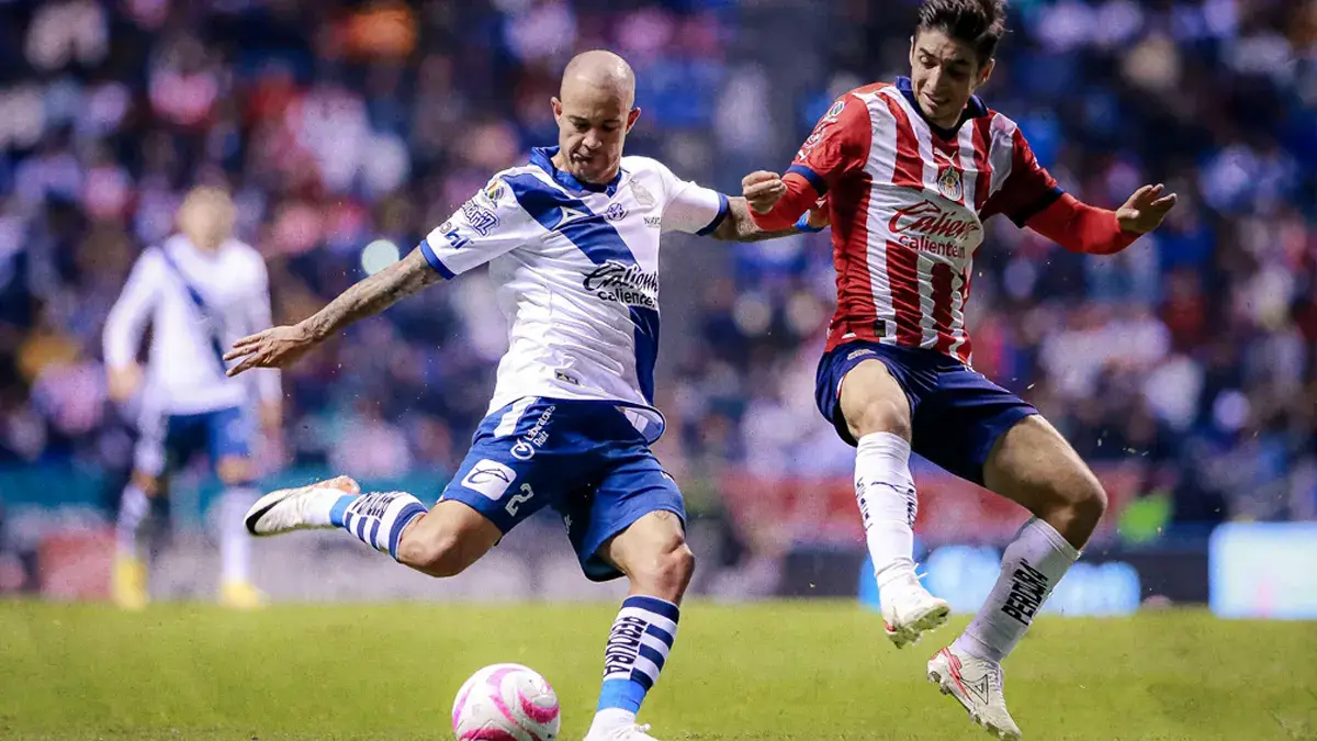 Chivas derrota con golazo al Club Puebla en la Jornada 13 del Apertura 2023