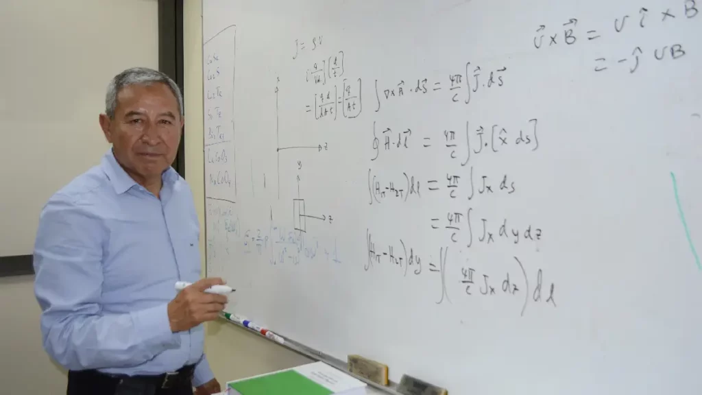 Investigador de la BUAP gana Premio a la Trayectoria Científica en el Área de Ciencias de Superficies y Materiales “Francisco Mejía Lira”