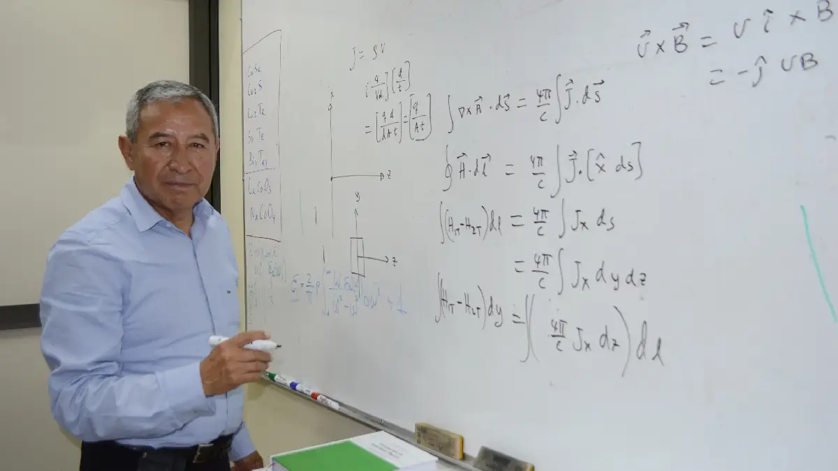 Investigador de la BUAP gana Premio a la Trayectoria Científica en el Área de Ciencias de Superficies y Materiales “Francisco Mejía Lira”