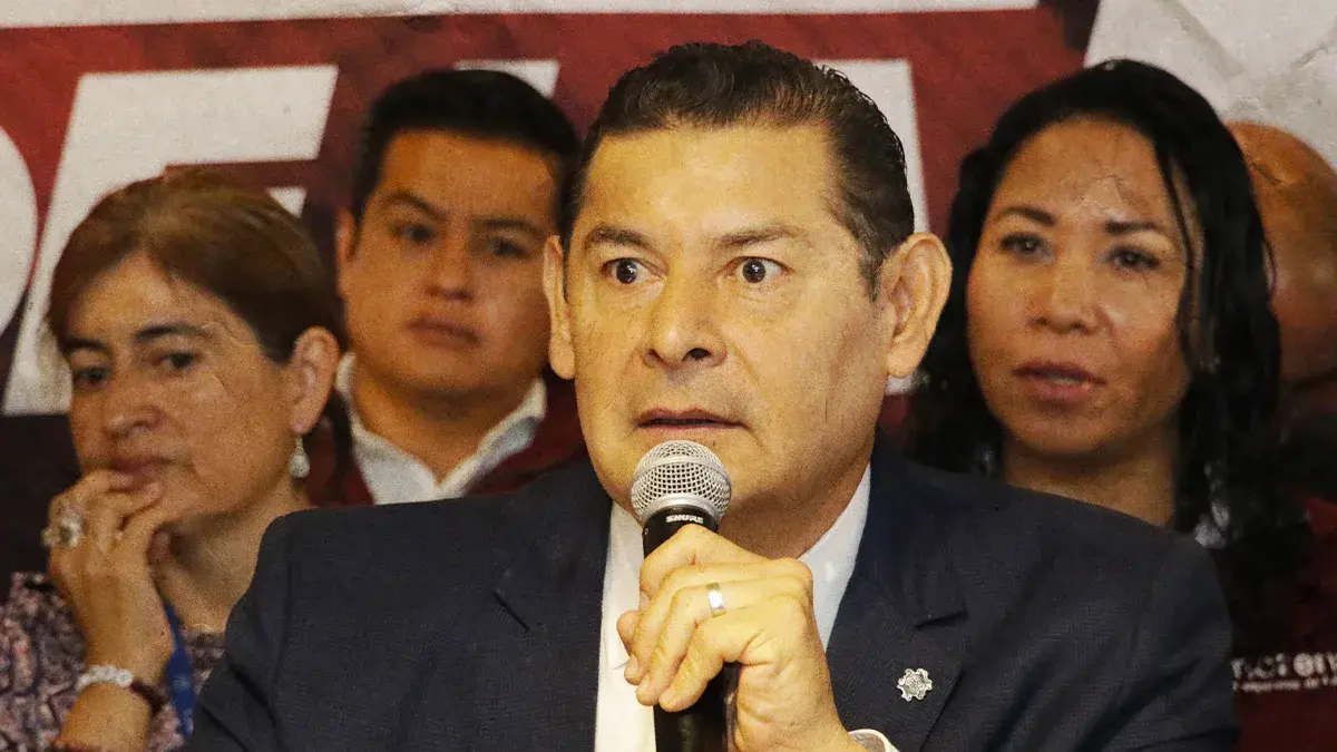 Armenta dice que fue víctima de una “agresión física” de la prensa