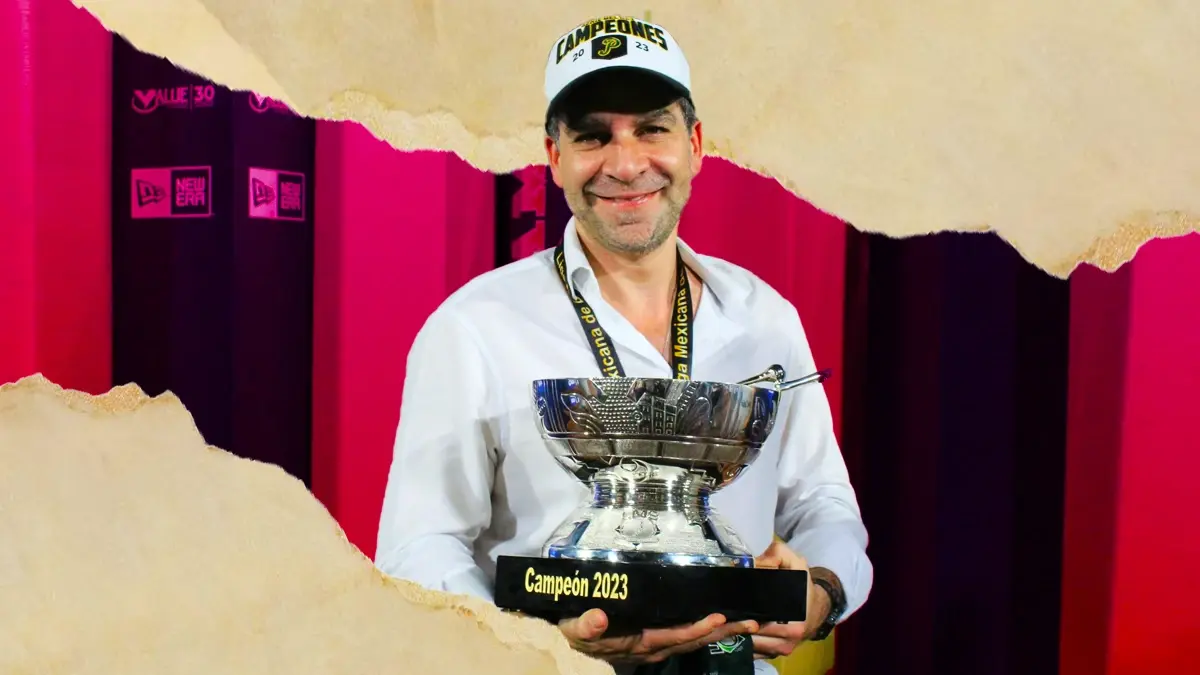 Presidente Ejecutivo de Pericos, Ignacio Trigueros recibe premio de la Liga Mexicana de Béisbol