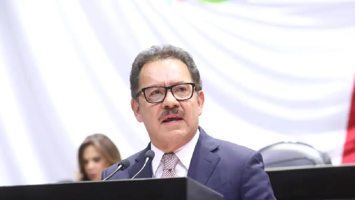 Se solidariza Ignacio Mier con afectados por el Huracán Otis