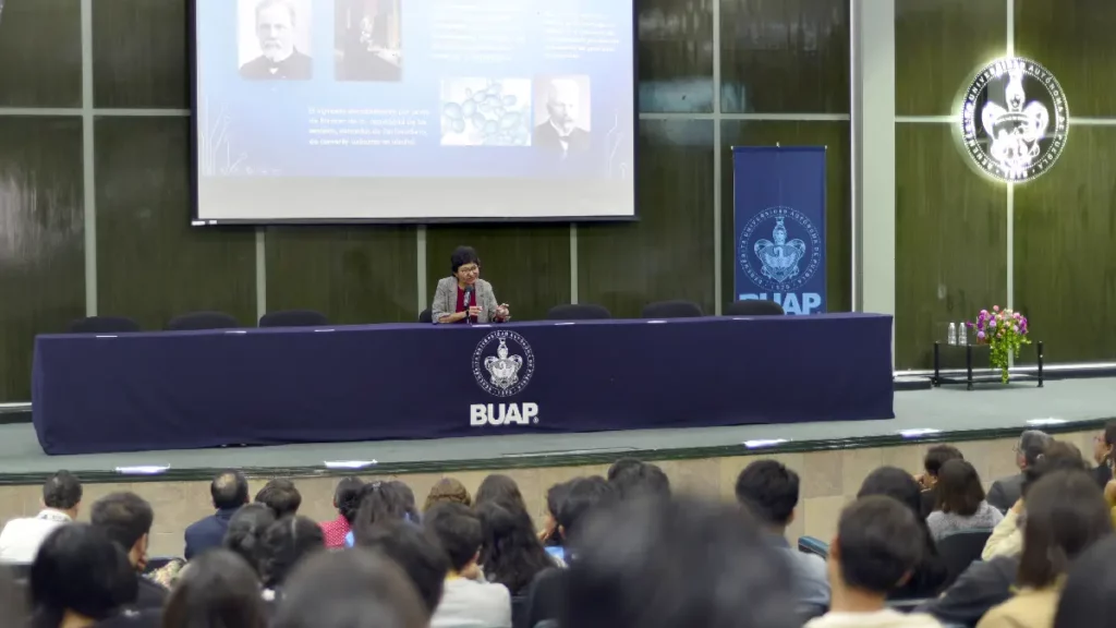 Celebra Rectora María Lilia Cedillo Ramírez el décimo aniversario de la Licenciatura en Biotecnología