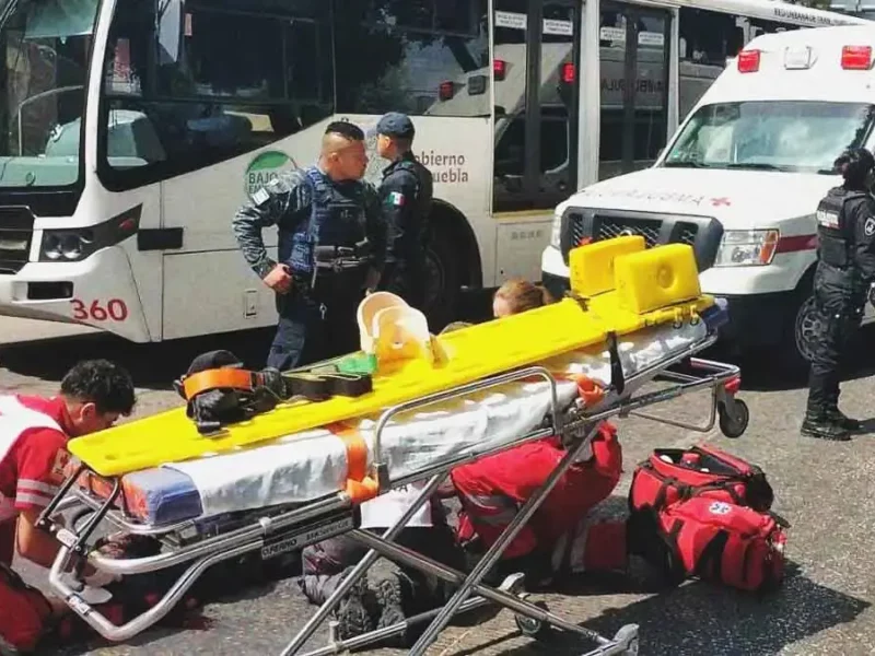 Adulto mayor muere tras ser atropellado por una patrulla estatal de Puebla